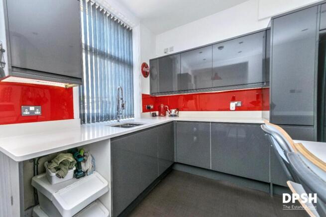 3 bed Semi-Detached for sale Image 6