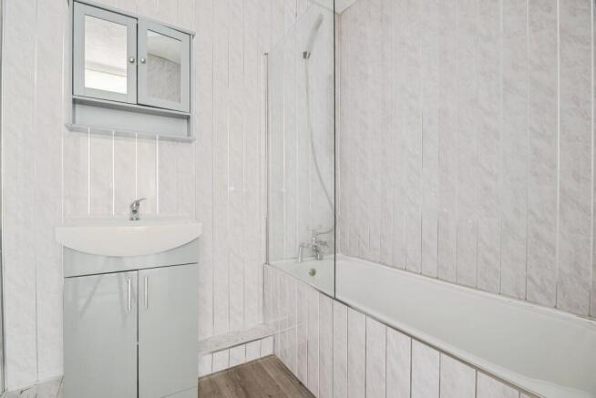 3 bed Terraced for sale Image 12