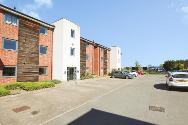 2 bed Flat for sale Image 12