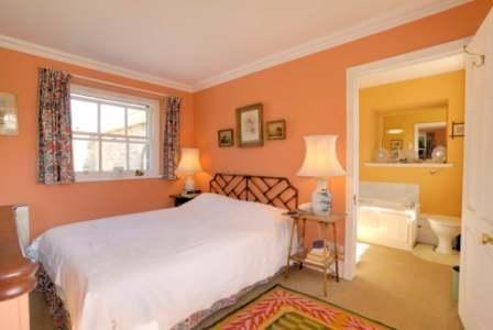 Bedroom & Bathroom