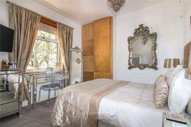 3 bed Terraced for sale Image 6