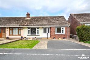 127, Maesglas, Cardigan SA43 1AT