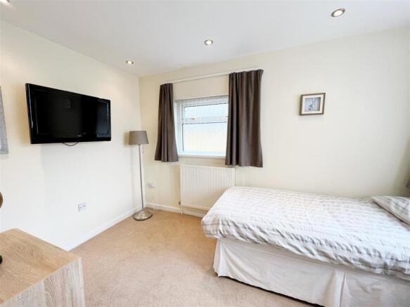 Bedroom 4 pic 1.jpg