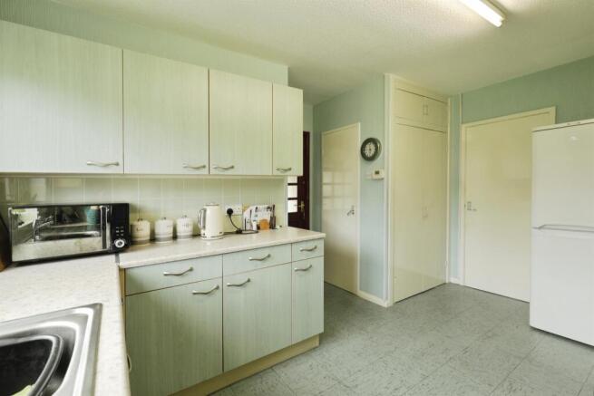 3 bed Semi-Detached for sale Image 7