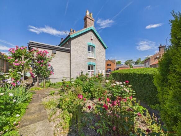 3 bed Detached for sale Image 4