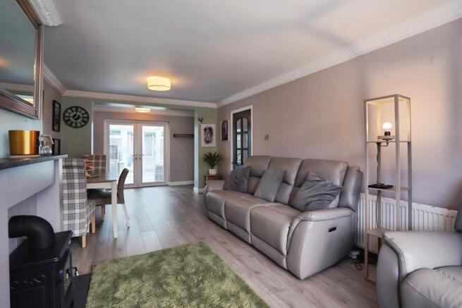 3 bed Semi-Detached for sale Image 4