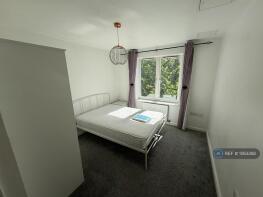 6, Aveley House, Iliffe Close, Reading RG1 2QF