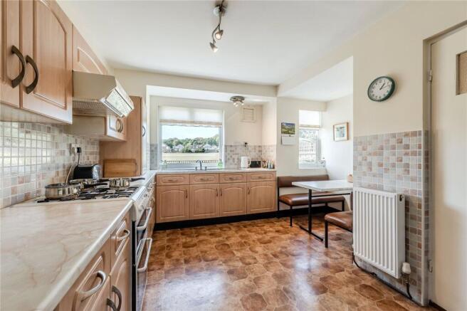 4 bed Detached for sale Image 4