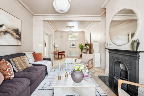 Mayola Road, London, E5