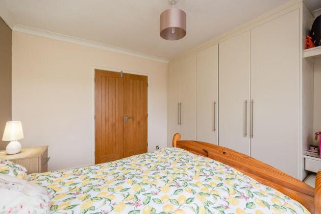 4 bed Detached Bungalow for sale Image 11