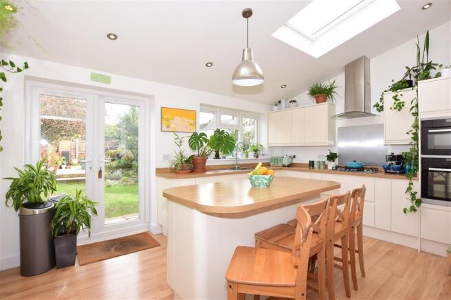 Kitchen/Breakfast Area