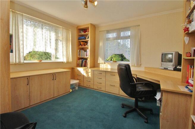 Bedroom / Study
