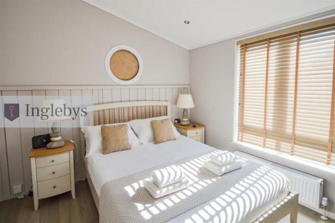 3 bed Park Home for sale Image 9