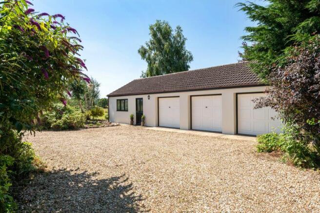 Garages & Annexe