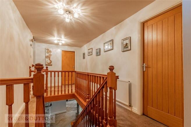 7 bed Detached for sale Image 12