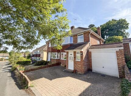 Ferndale Road, Church Crookham, Fleet