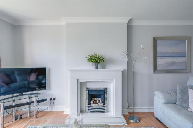 4 bed Detached for sale Image 4