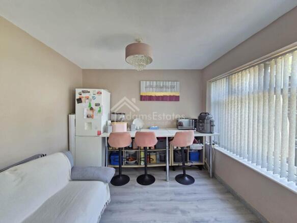 3 bed Semi-Detached for sale Image 4