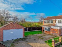 35, Solway, Tilbury RM18 8RQ