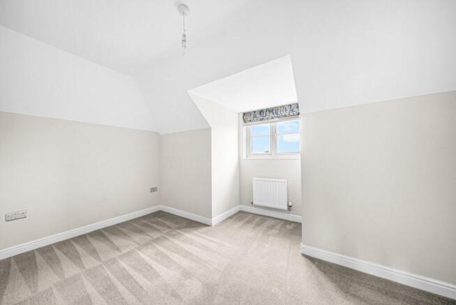4 bed Semi-Detached for sale Image 10