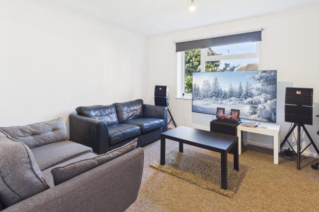 CAM02519G0-PR0408-STILL006