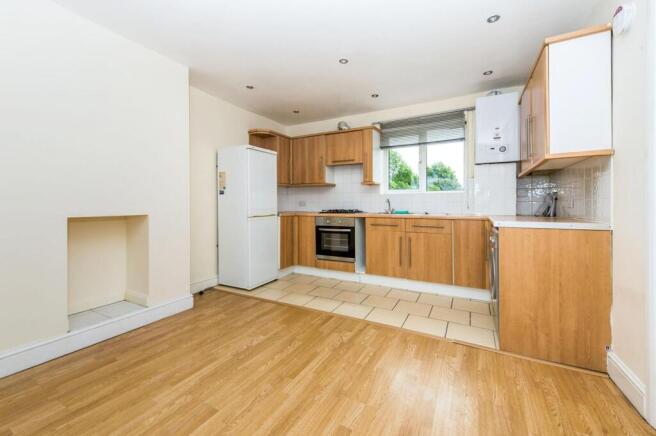 Open plan kitchen/ l