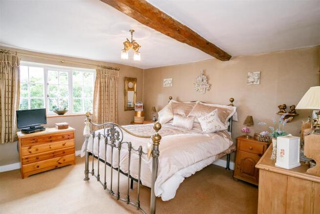 8299564-interior17.jpg