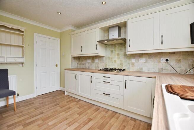 3 bed Detached Bungalow for sale Image 10