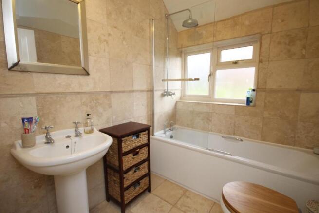 BATHROOM/W.C.