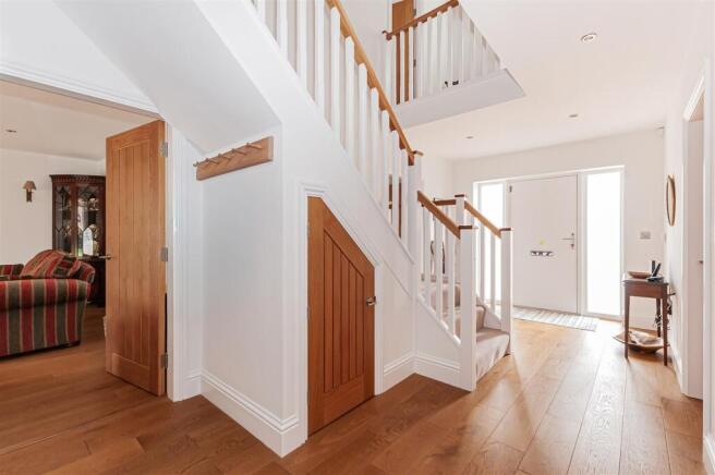 4 bed Detached for sale Image 7