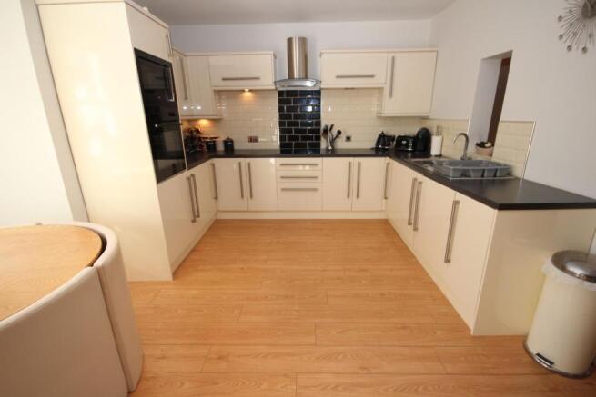KITCHEN AREA 3 USE.JPG
