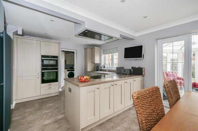 KITCHEN/ DINER