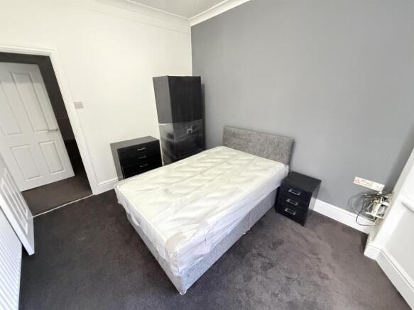 3 bed Terraced to rent Image 7