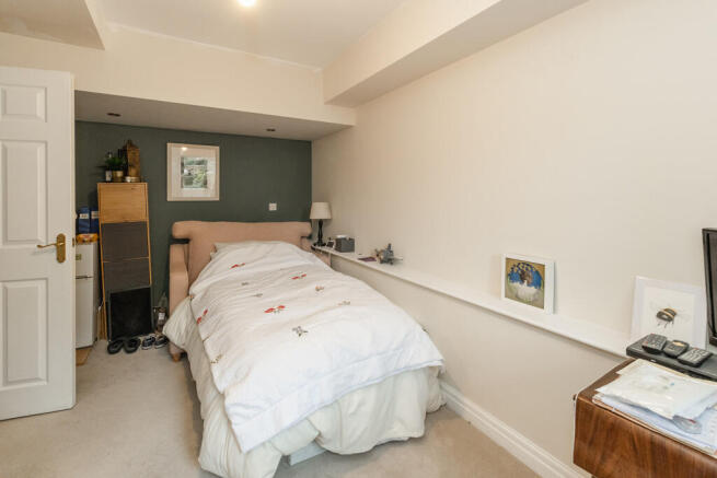 4 bed Town House for sale Image 4