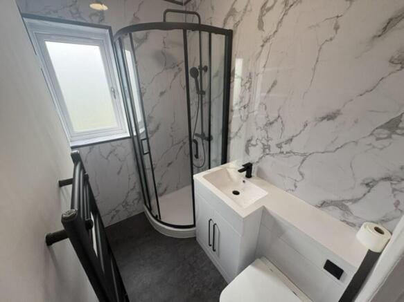 2 bed Terraced to rent Image 10