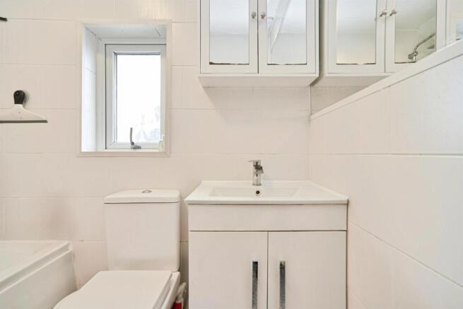 3 bed Semi-Detached for sale Image 11