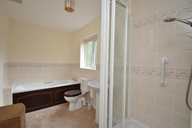 En-Suite Bathroom