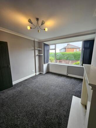 3 bed Semi-Detached to rent Image 4