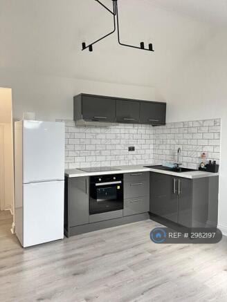 1 bed House Share to rent Image 12