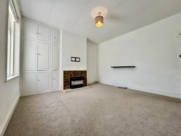 3 bed Terraced for sale Image 8