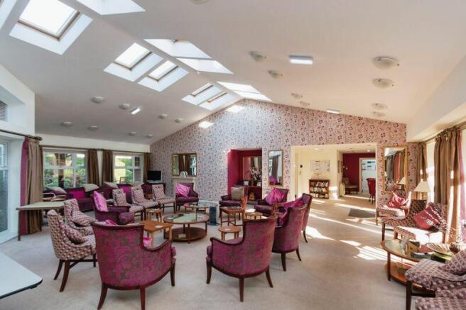 RESIDENTS LOUNGE