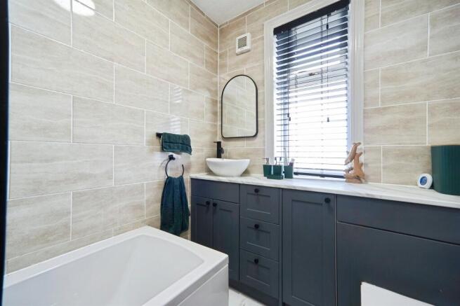 3 bed Terraced for sale Image 12