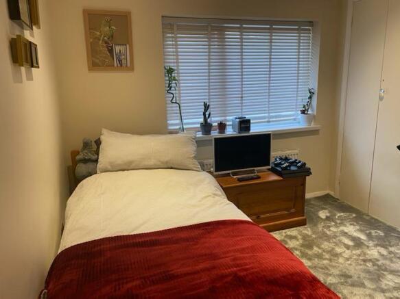 2nd double bedroom