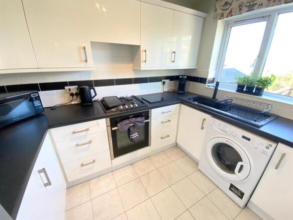 3 bed Semi-Detached for sale Image 7