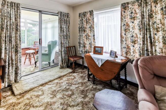 Lounge/Dining Room