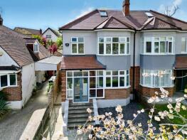 39, Dukes Avenue, Theydon Bois, Epping CM16 7HG
