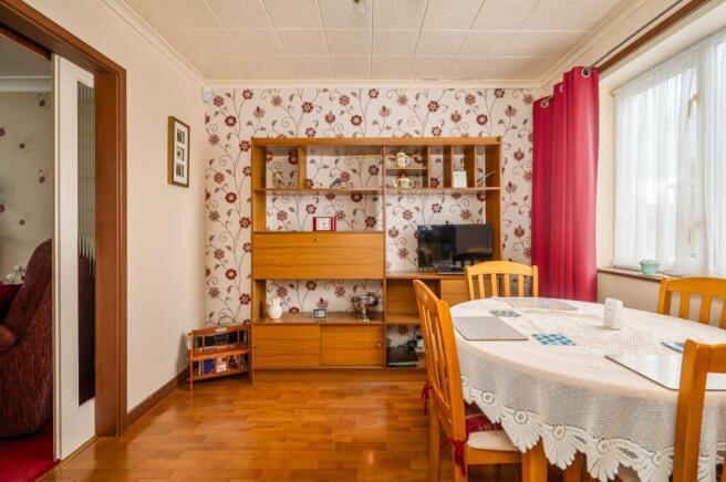 3 bed Semi-Detached for sale Image 6