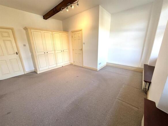 3 bed Apartment for sale Image 5