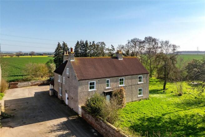 5 bed Detached for sale Image 4
