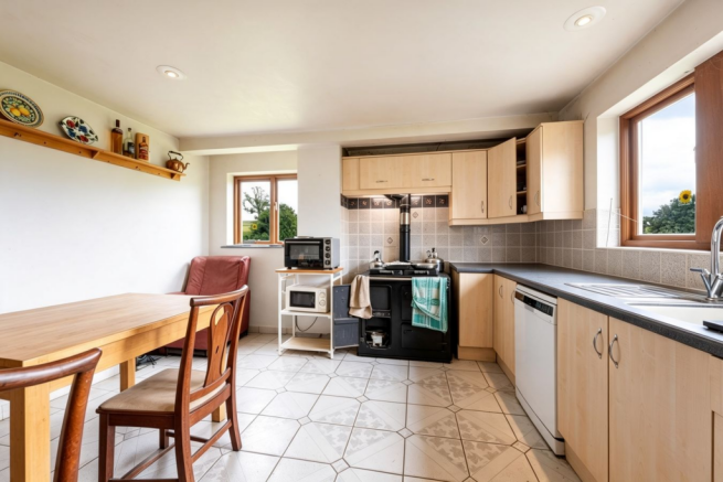 3 bed Farm House for sale Image 6
